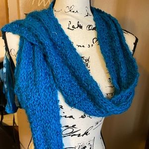 LADIES SCRARD SET PREOWNED